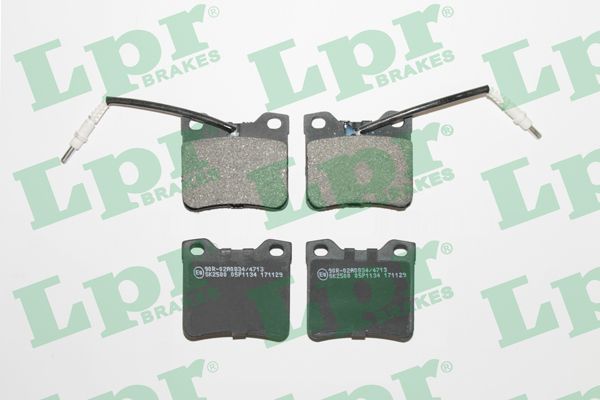 LPR Комплект тормозных колодок, дисковый тормоз 05P1134