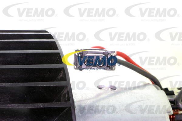 VEMO Электродвигатель, вентиляция салона V20-03-1136